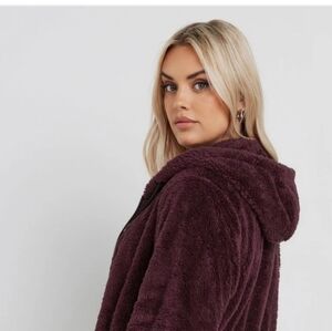 Montfort Sherpa Burgundy Zip-Up Jacket. Large.